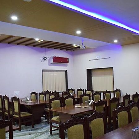Hotel Amar Palace Ābu Road Exteriör bild