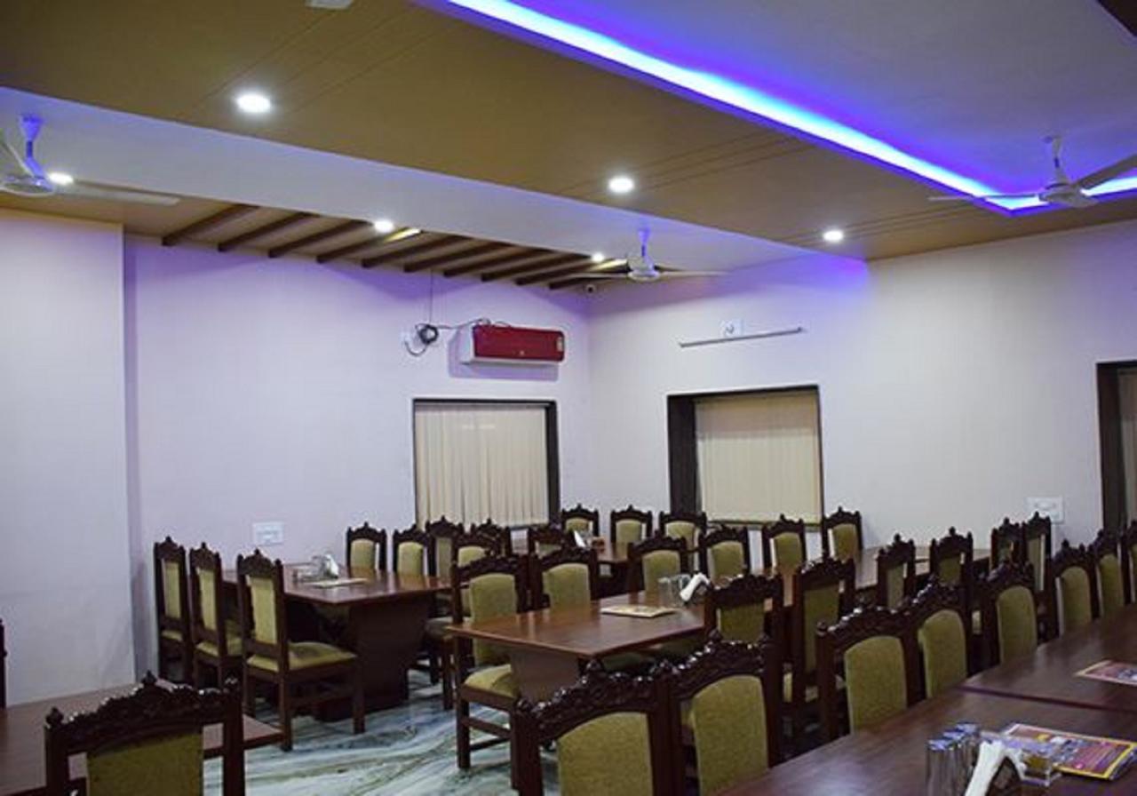Hotel Amar Palace Ābu Road Exteriör bild