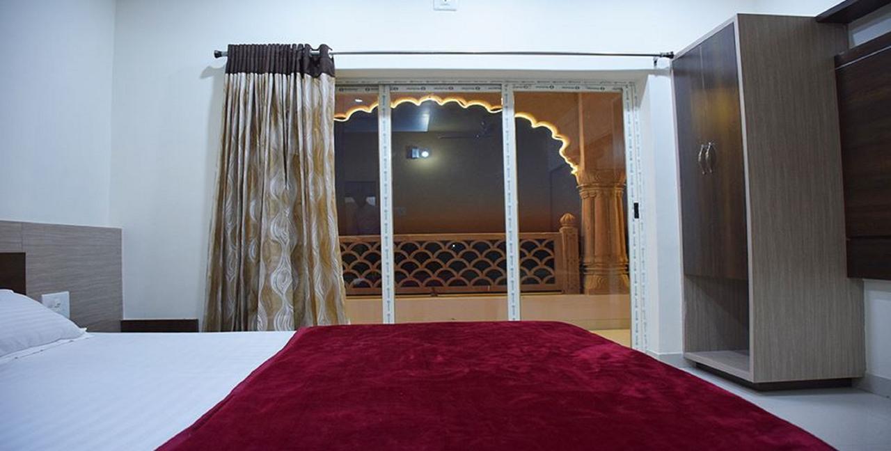Hotel Amar Palace Ābu Road Exteriör bild